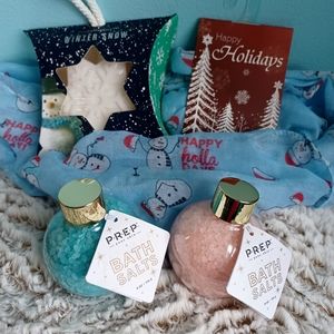 NWT 4 Piece Giftset - 1 Scarf, 1 Soap on a Rope, & 2 Bath Salts